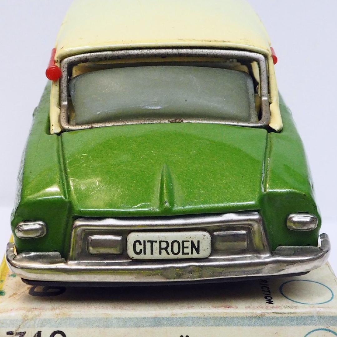 萬代屋【 シトロエンDS19黄緑】ブリキ tin toy car【箱はコピー】
