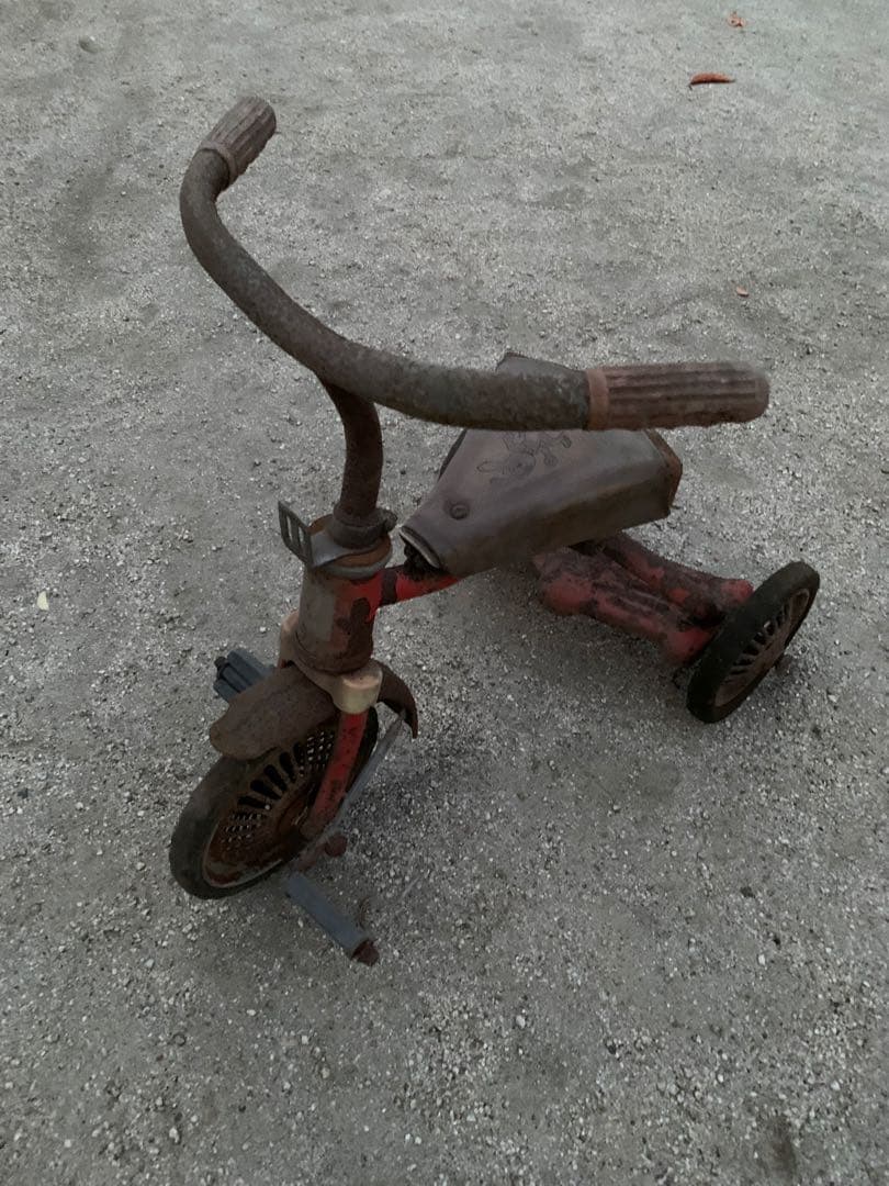 約50年前新車で購入　レトロ  アンティーク　ガーデン 三輪車 オブジェ 昭和