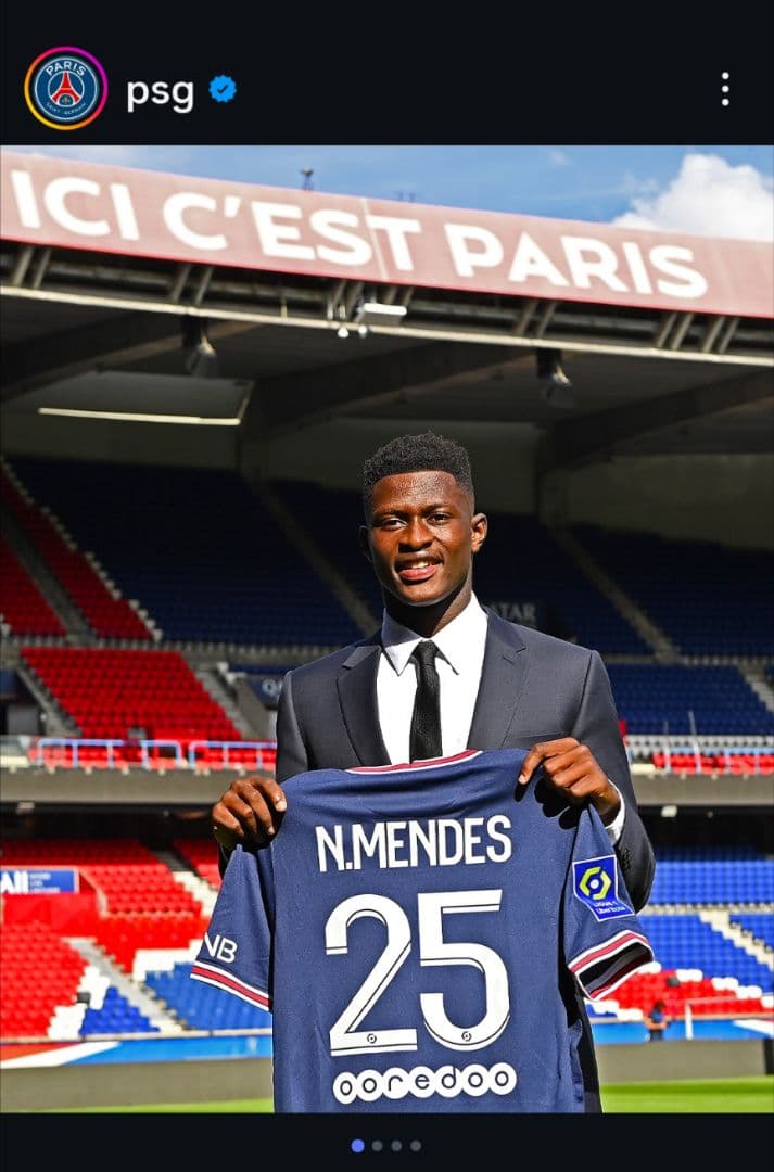 【直筆サイン入り】パリ・サンジェルマン \"ヌーノ メンデス\" のユニフォーム