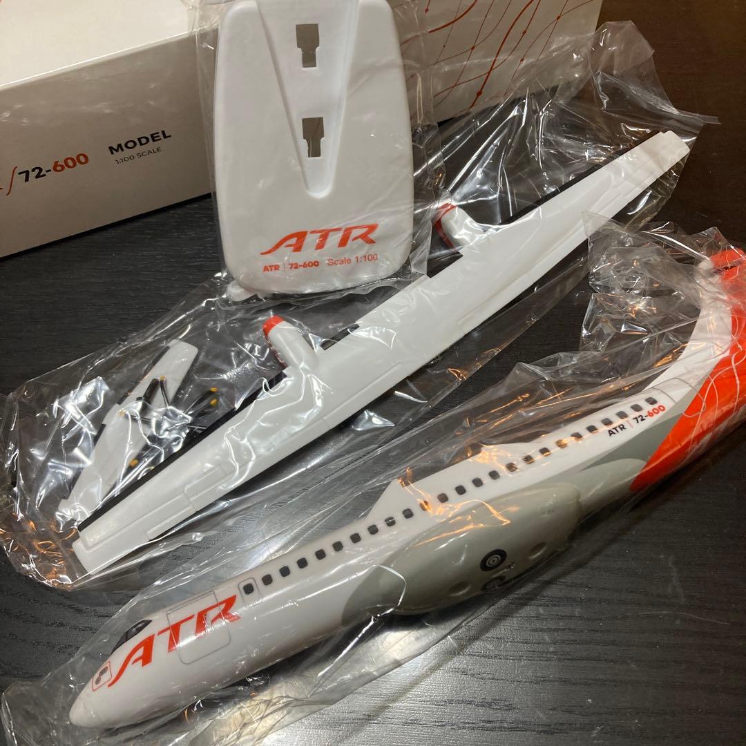 ATR 72-600 モデル 1:100 スケール