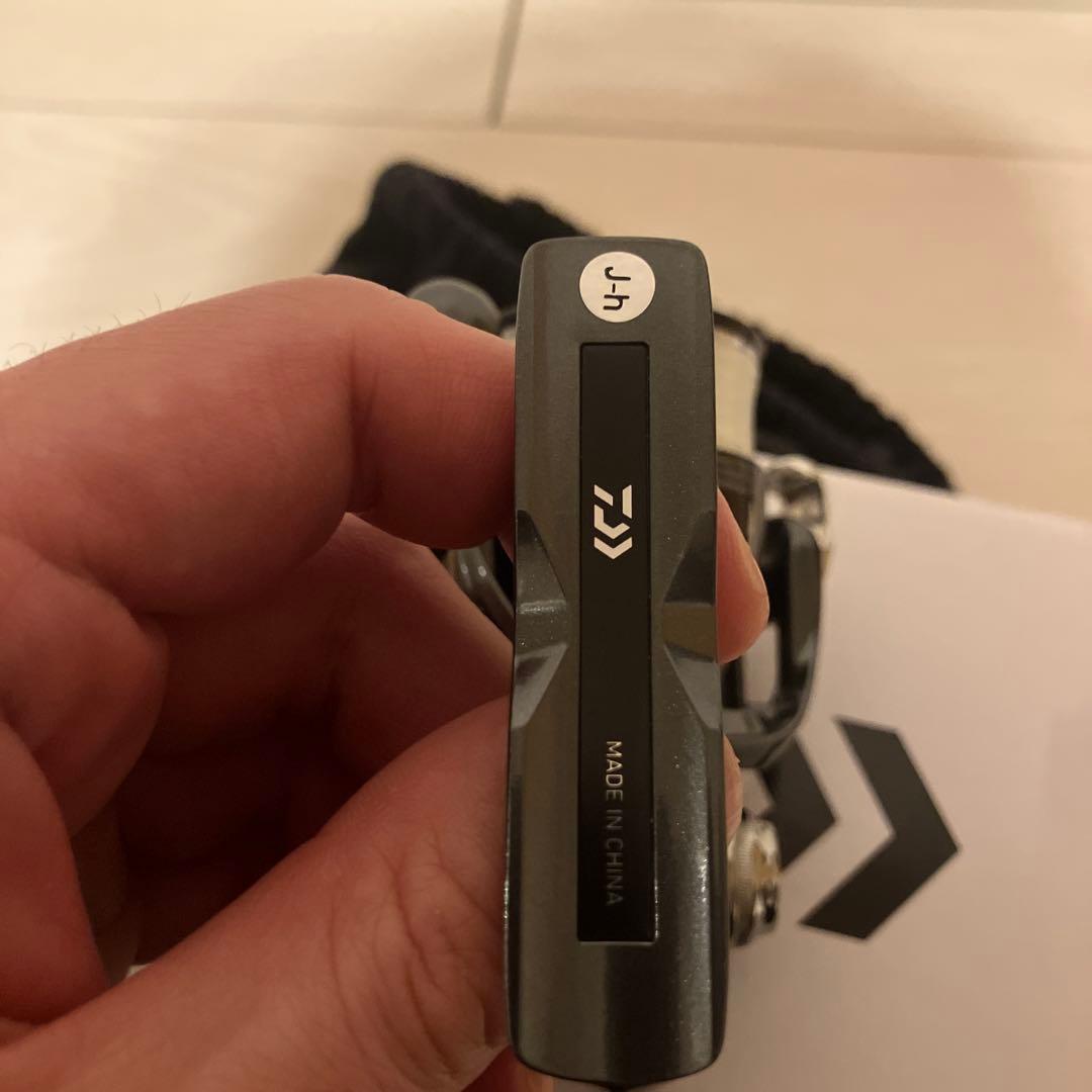 ダイワ　LUVIAS LT2000S-P スピニングリール