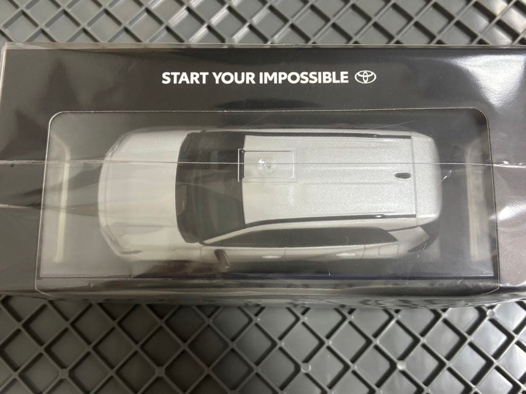 1 新型RAV4 カラーサンプル 12/18発売Z プラチナホワイトパールマイカ