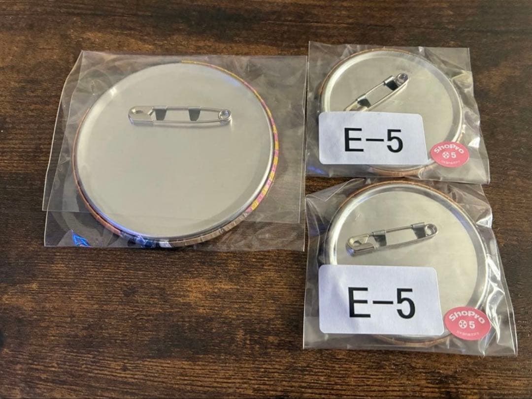 覆面系ノイズ　⭐︎榊桃　モモ⭐︎ ドでか缶バッジ　くじ　缶バッジ　3個セット