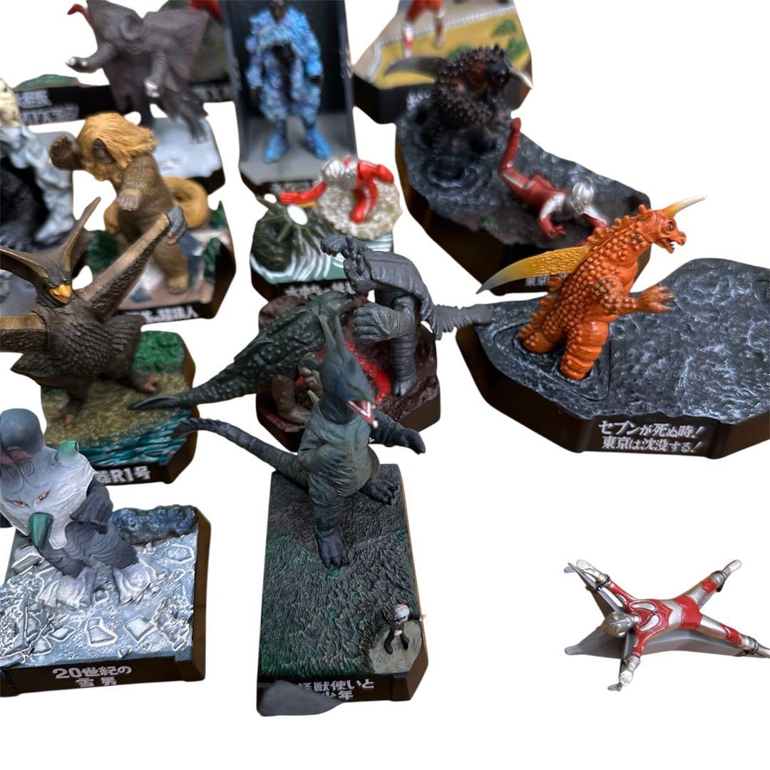 ウルトラマン　まとめ売り　ウルトラ怪獣　怪獣名鑑など　37個　37体