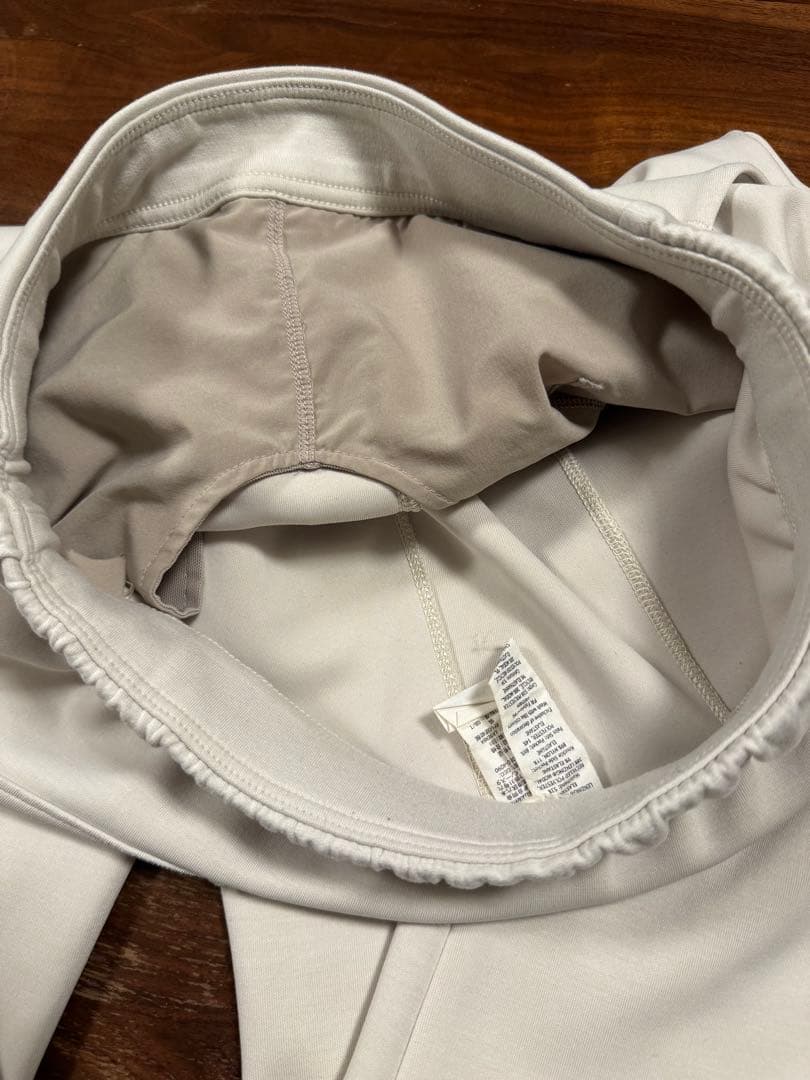 ルルレモン　ジョガーパンツ