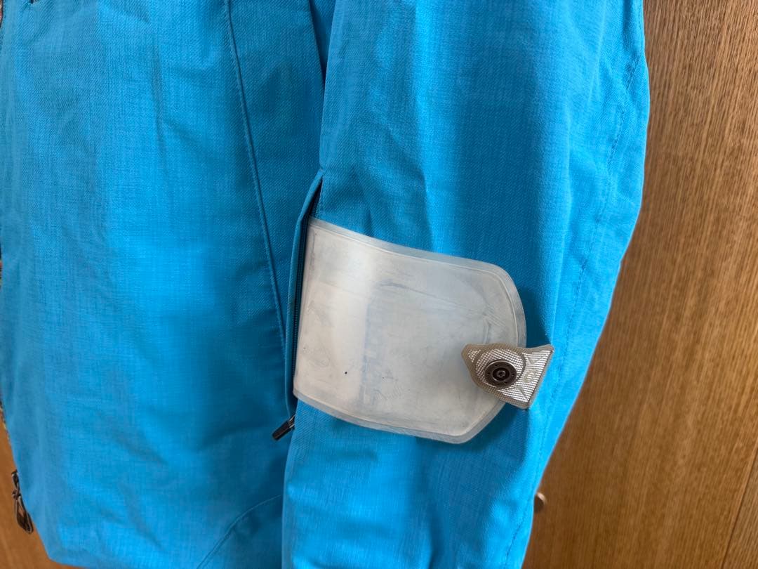 ゴールドウィン スノボウェア 上下セット 男性 Mサイズ