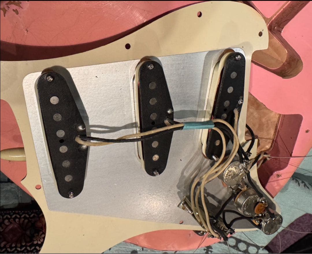 ピンク ストラトキャスター char仕様レリック