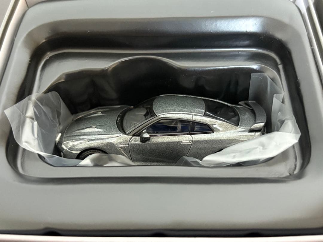 トミカリミテッドヴィンテージNEO NISSAN GT-R パトロールカー