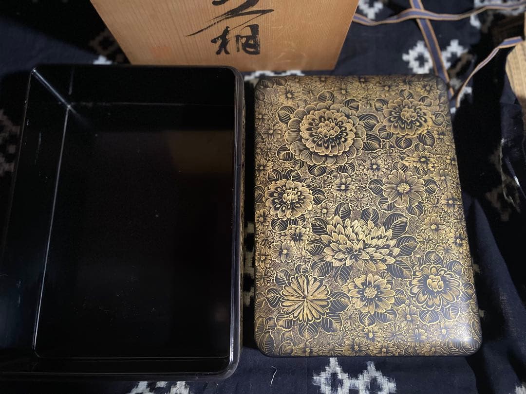 輪島塗　本漆塗　木製上質黒漆に極上牡丹詰沈金の映える輪島塗硯箱 元箱付き