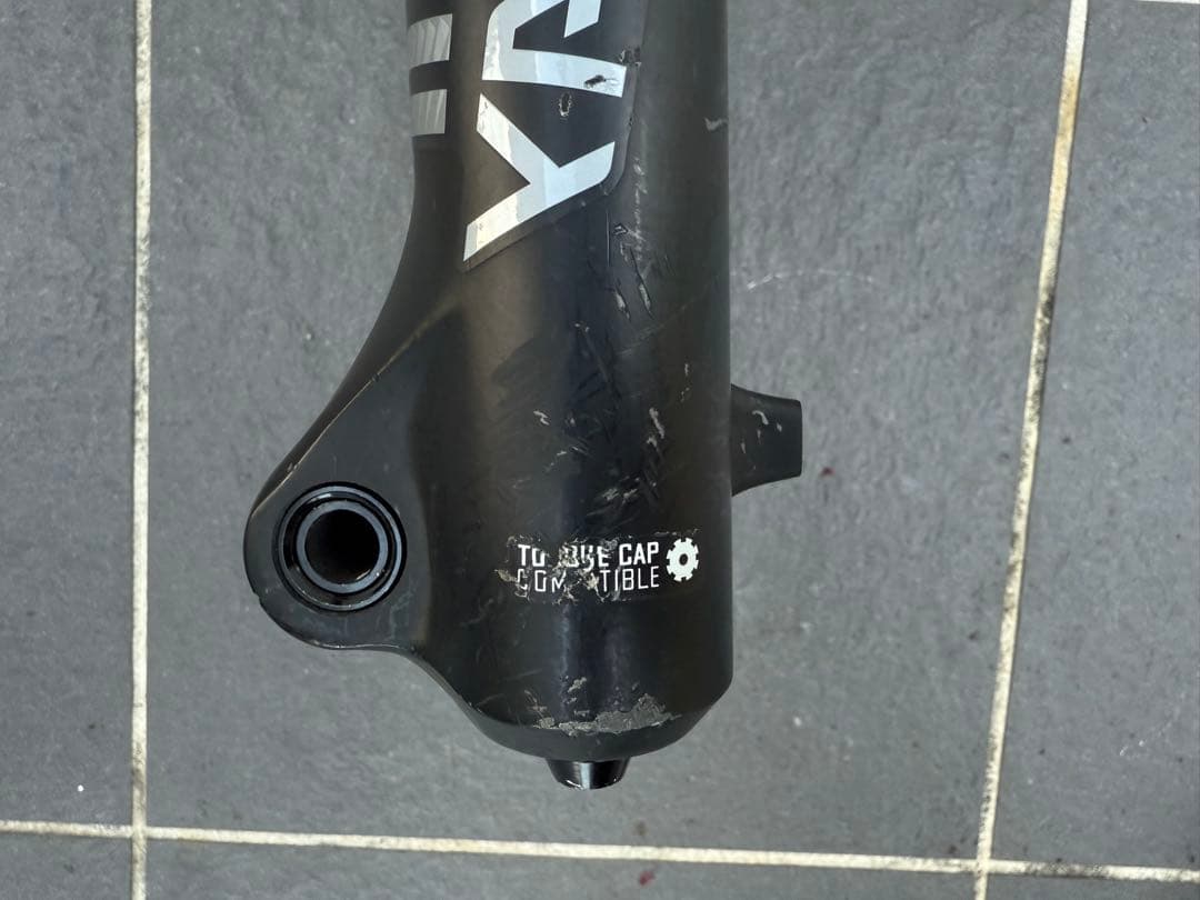 RockShox Yari RC 27.5 160mm サスペンションフォーク