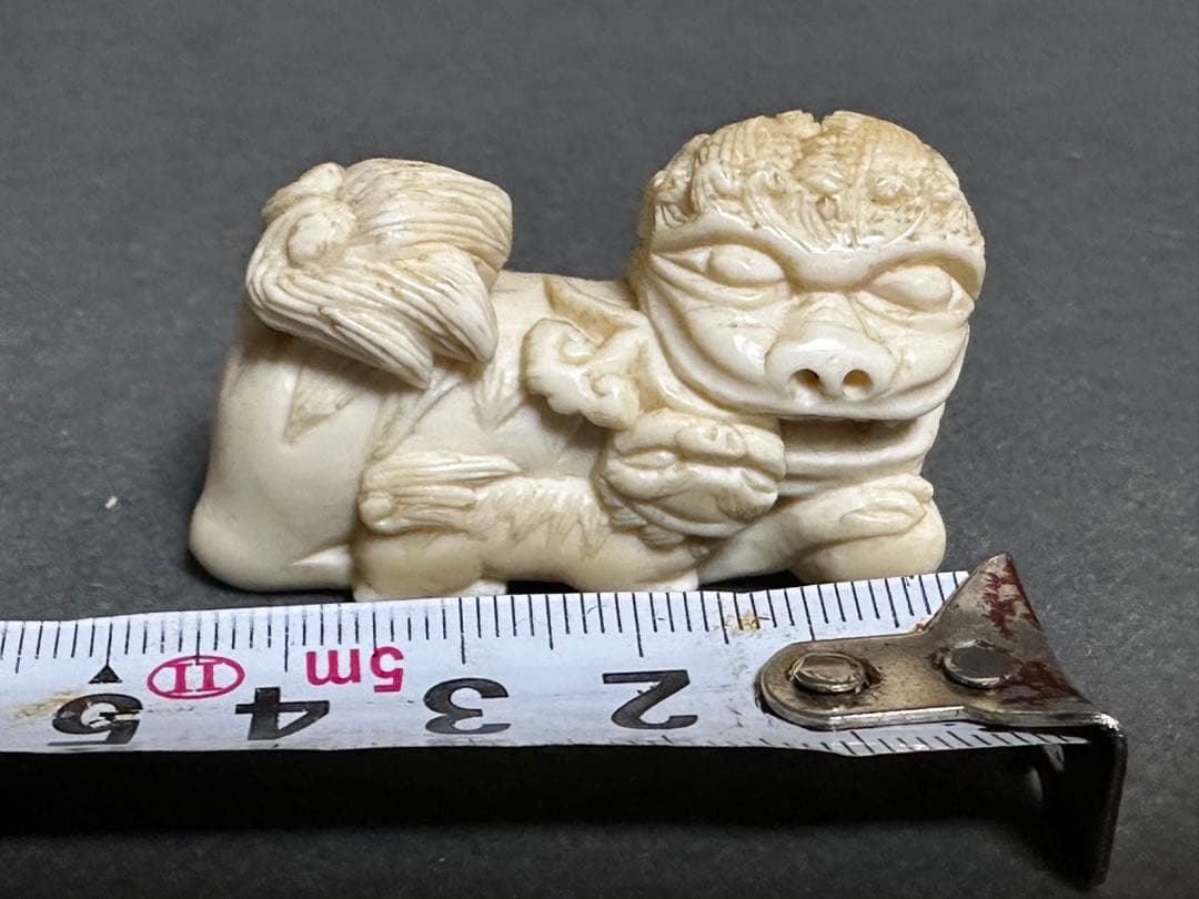 根付　ライオン　獅子　彫刻 置物　細密細工　骨董　アンティーク