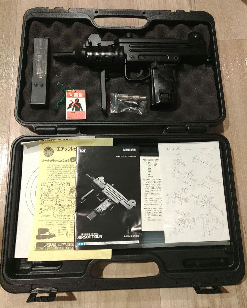 ※レオレオ　WA ミニUZI ガスブロ／美品・ケース・マガジン付