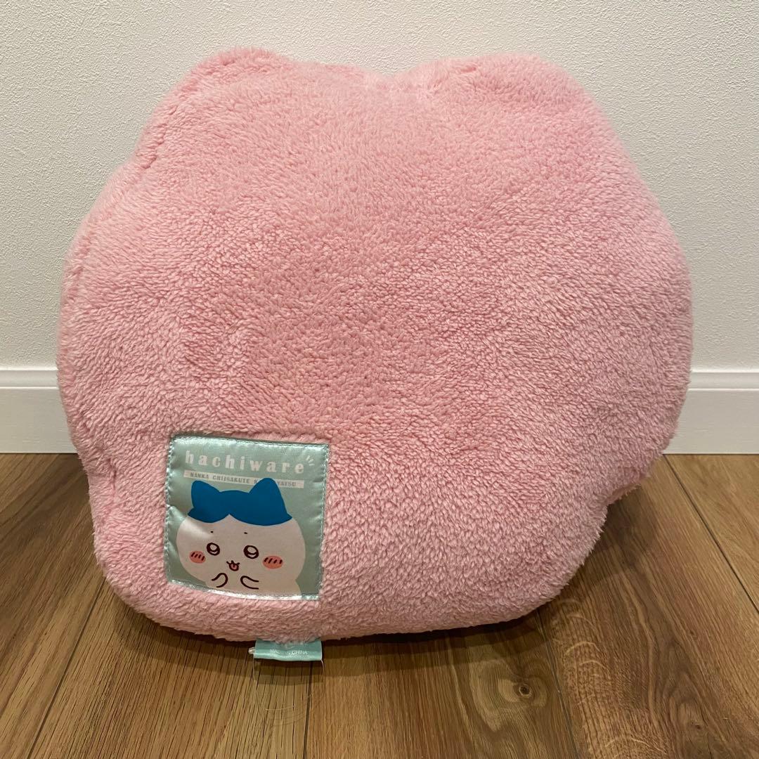 【メルカリ市限定価格】ちいかわもこもこダイカットクッションうさぎハチワレモモンガ