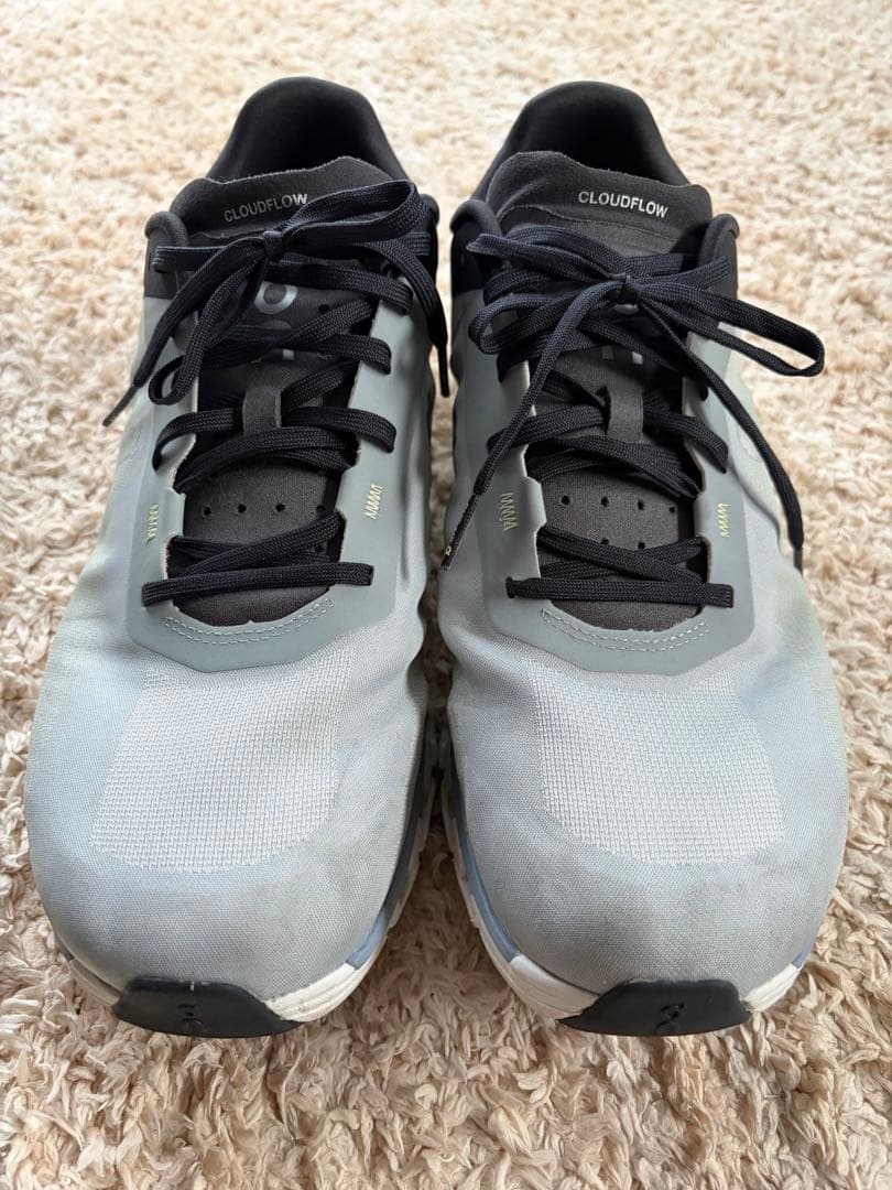 On Cloudflow 4 クラウドフロー4 28.5cm