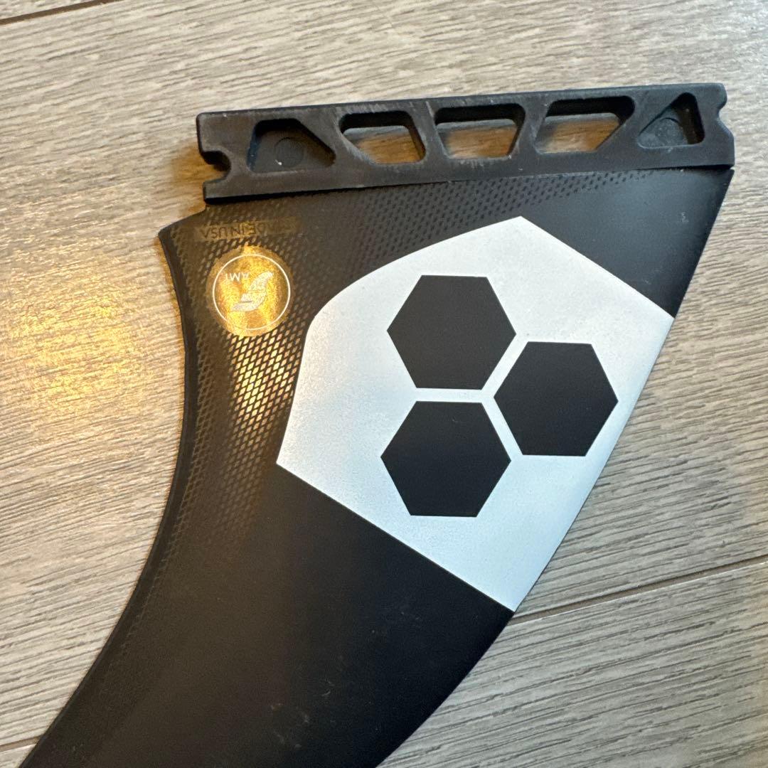 フューチャーフィン　アルファ　FAMT ブラック/ホワイト