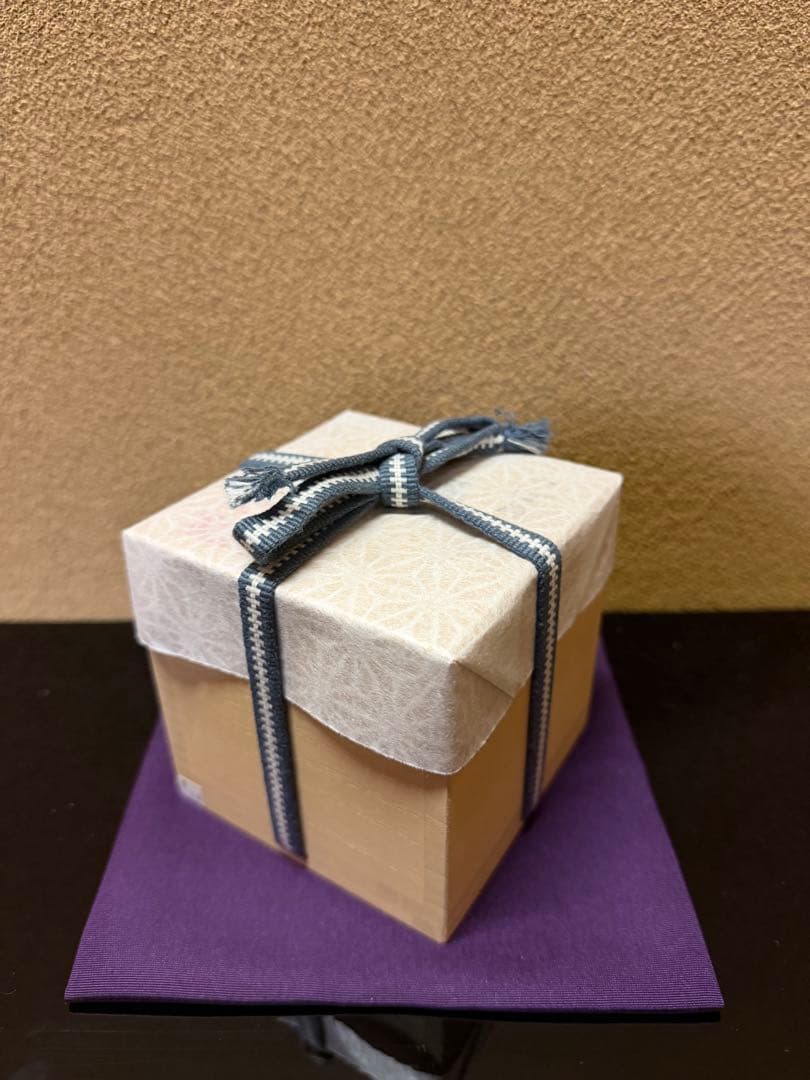 九谷焼　早助千晴　つばめ　蓋物　共箱