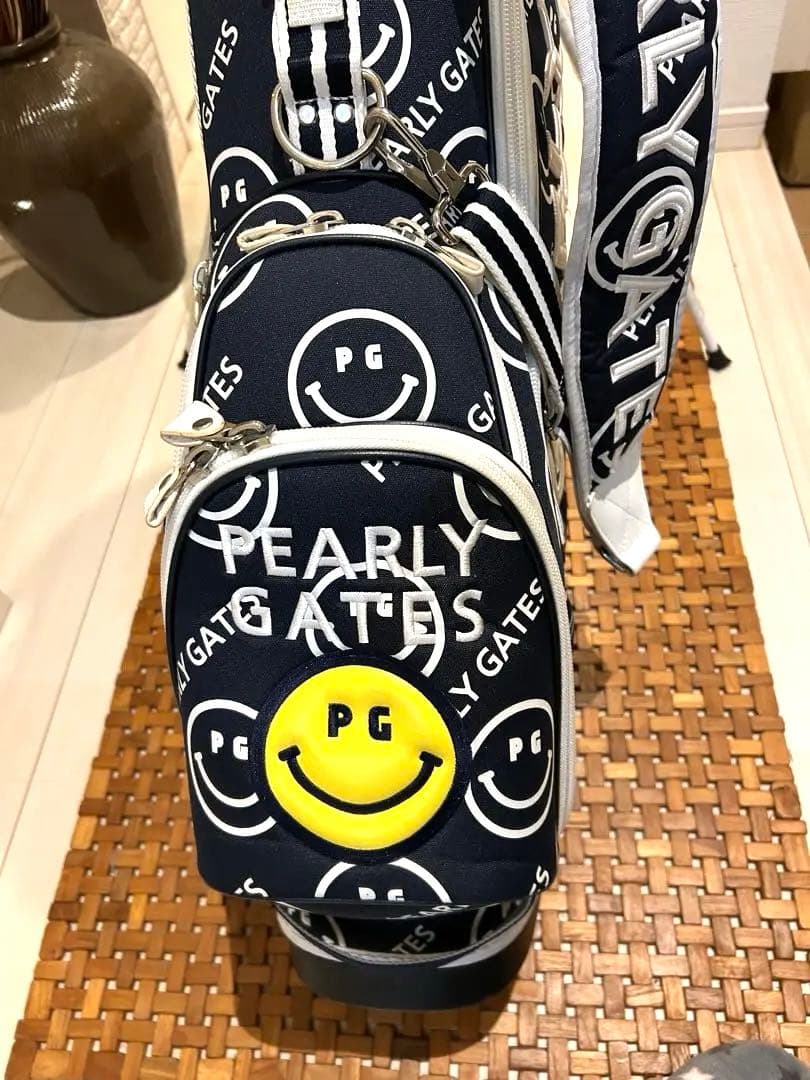 PEARLY GATES スマイル柄ゴルフバッグ