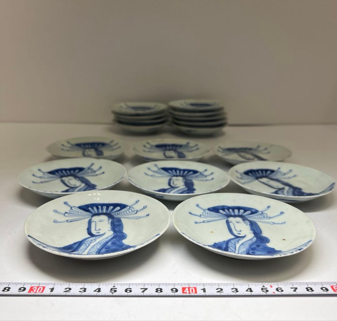 中国清朝時代　青花美人画小皿17枚　木箱　直径約11.5㎝東Y7-1024☆2F