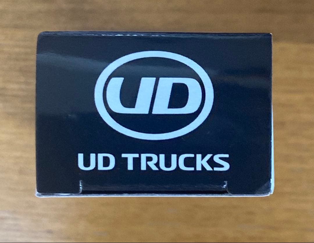 トミカ UDトラックス 90周年記念 ミニカーパーフェクトQuon非売品