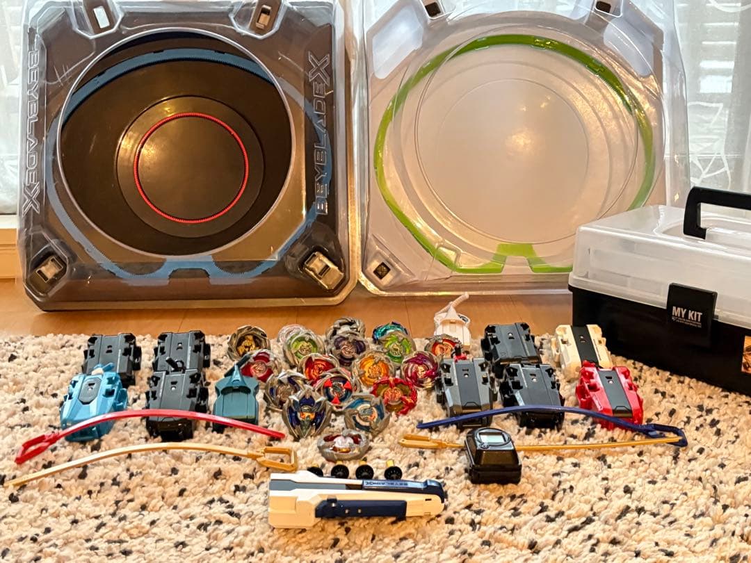 ベイブレードＸ　引退品 ベイブレードスタジアム ベイブレード本体 ランチャー￼