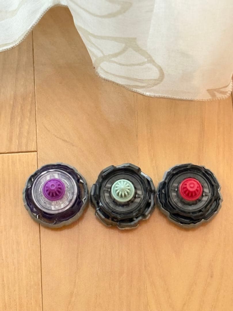 ベイブレードＸ　引退品 ベイブレードスタジアム ベイブレード本体 ランチャー￼