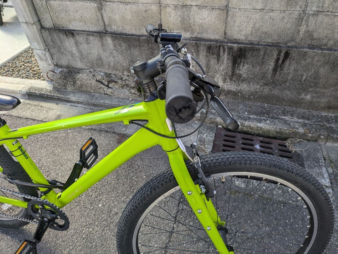 ジュニアスポーツバイク 26インチ ライムグリーン　ログアドベンチャー