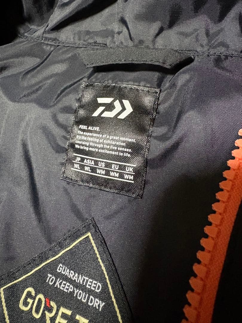 Daiwa GORE-TEX レインウェア オレンジ/ブラック　WLサイズ