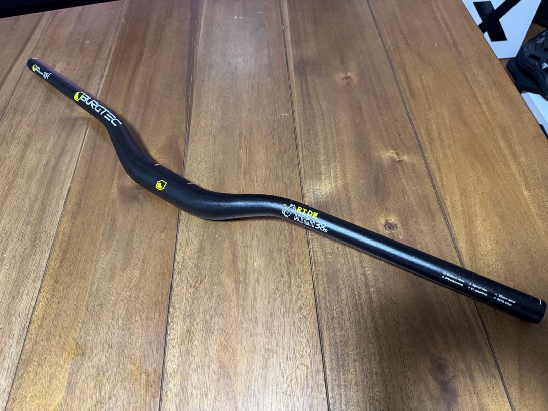 BURGTEC MTB ハンドル 【全長/790mm】【RISE /38mm】