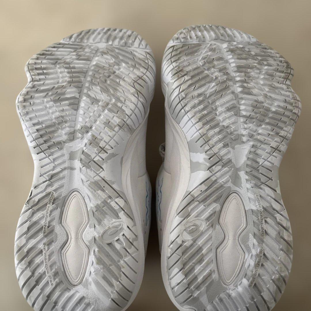 アシックス nova surge