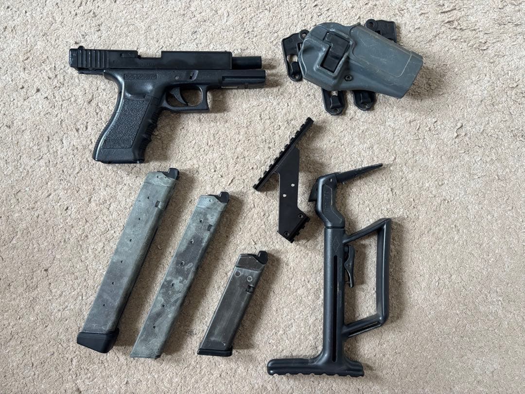 東京マルイ GLOCK18C ガスブローバックエアガン　マガジン3本付き