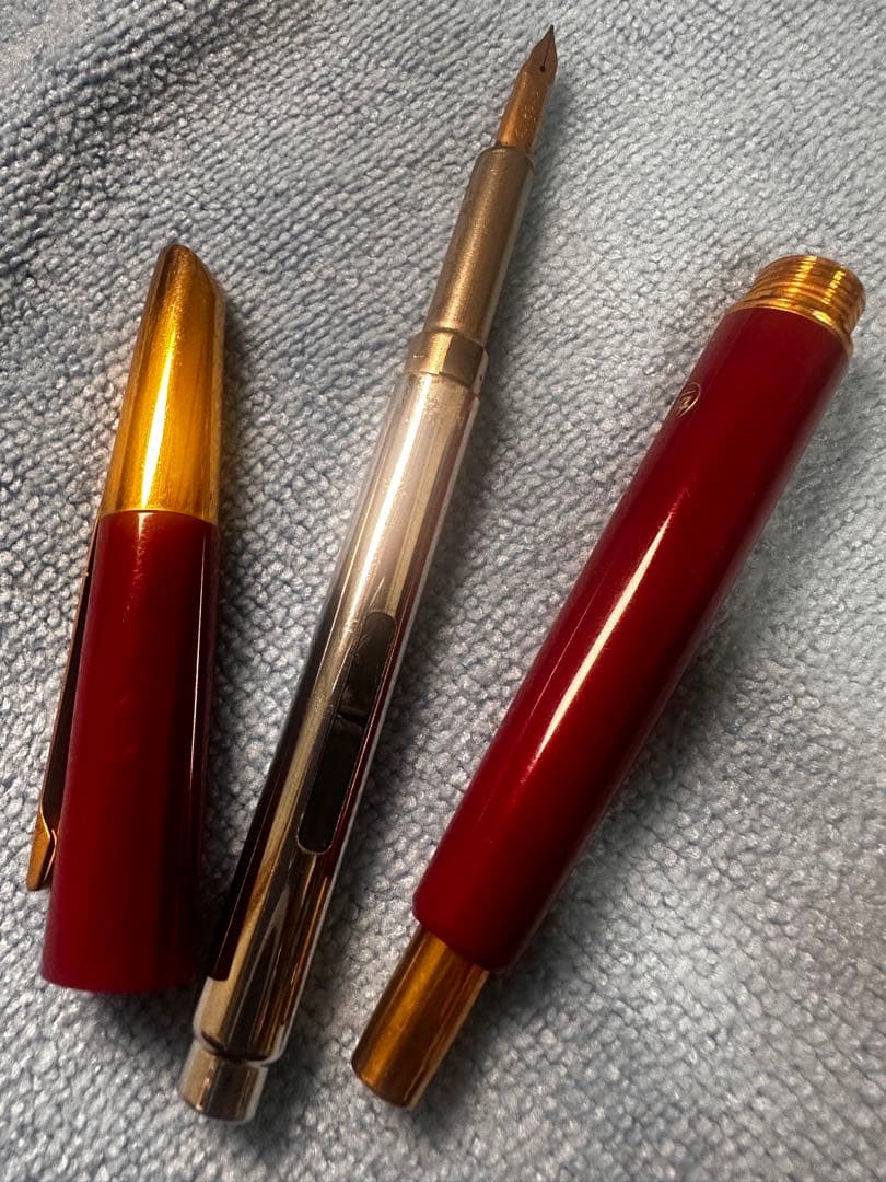 PILOT キャップレス 万年筆／14K 金ペン先／トヨタ刻印／ノック式 日本製