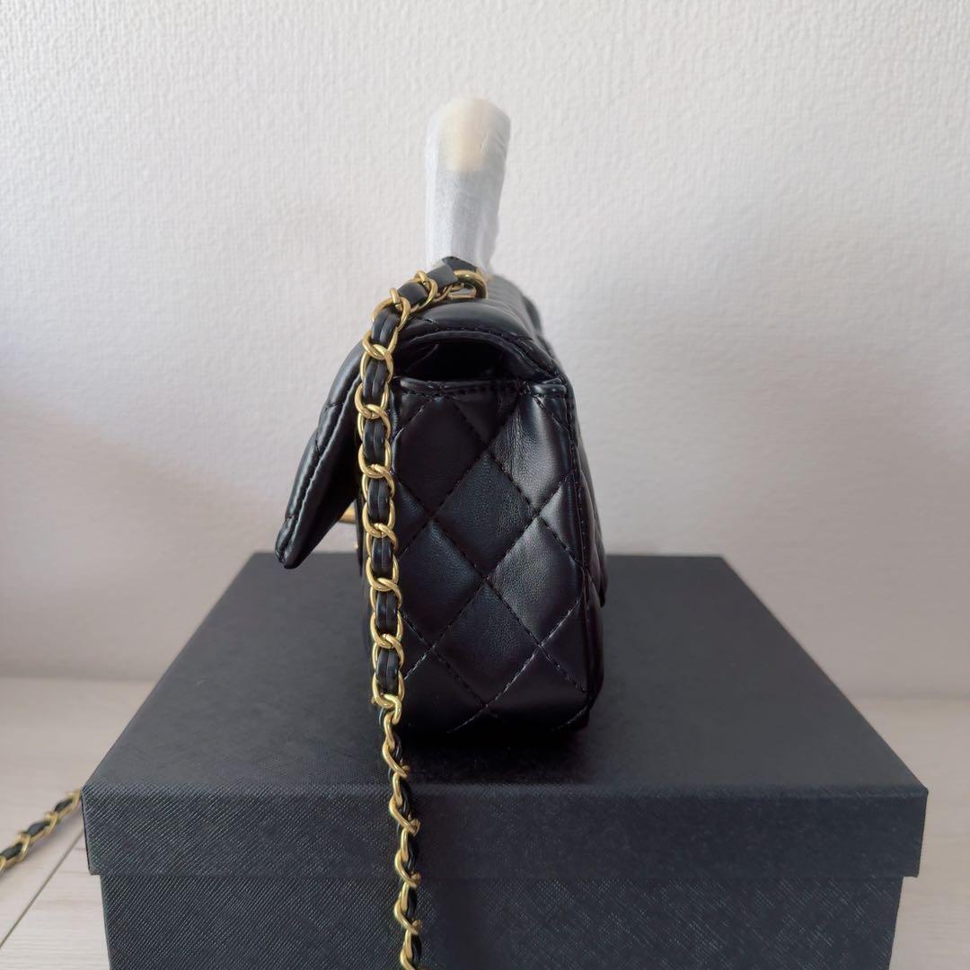 CHANEL ロゴハンドル キルティング ショルダーバッグ ノベルティ