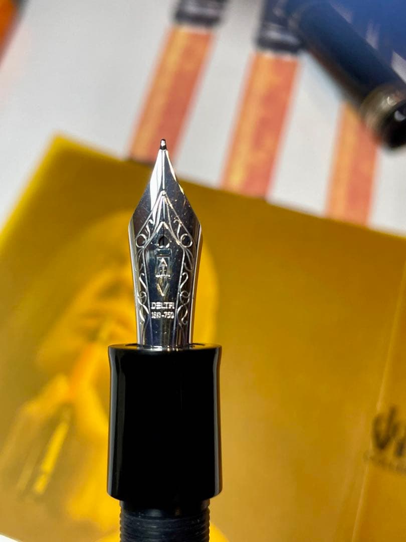 デルタ　万年筆　ドルチェビータミディアム（初期型、18k、F）