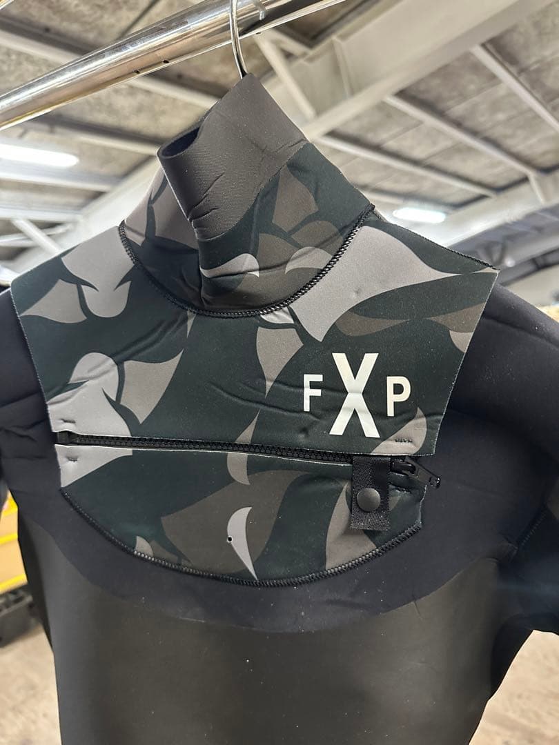 未使用FLASH PACKER ネックエントリーウェットスーツ 裏起毛 Lサイズ