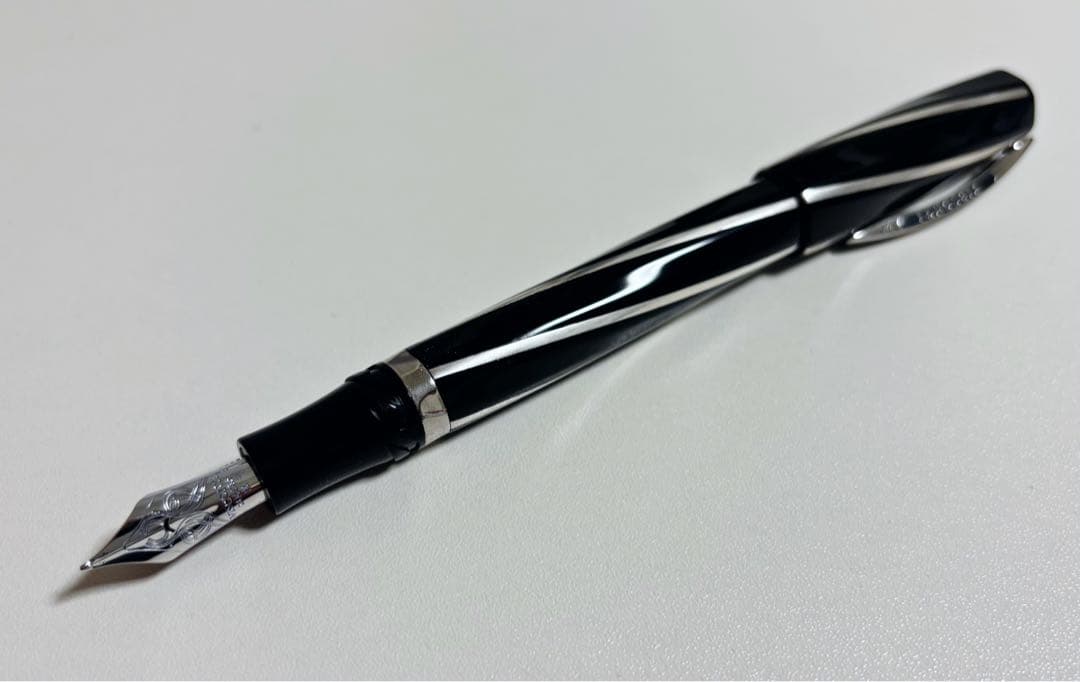 ビスコンティ ディヴィーナ オーバーサイズ 万年筆