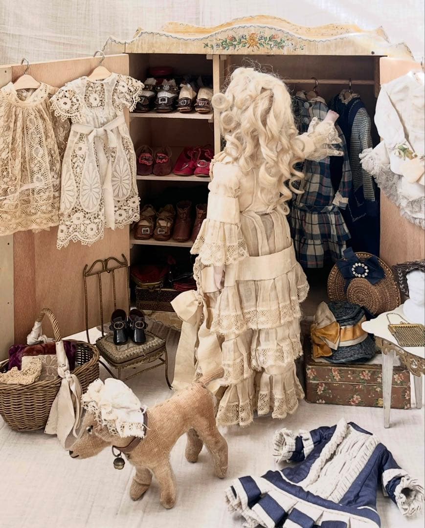 アンティークビスクドールドールワードローブチェスト木製小家具小物収納