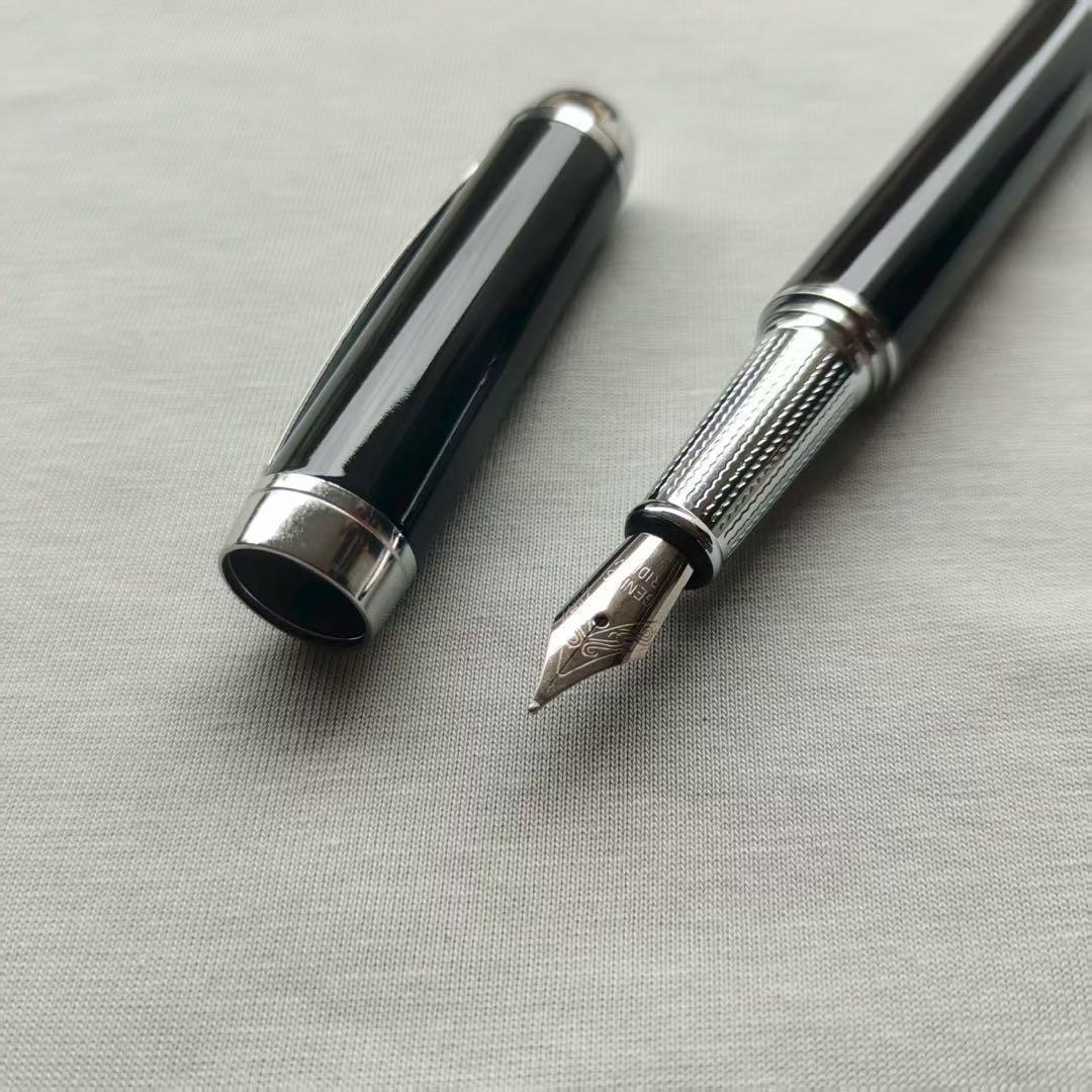 @黒いキャップ式万年筆 ステンレス細字 15