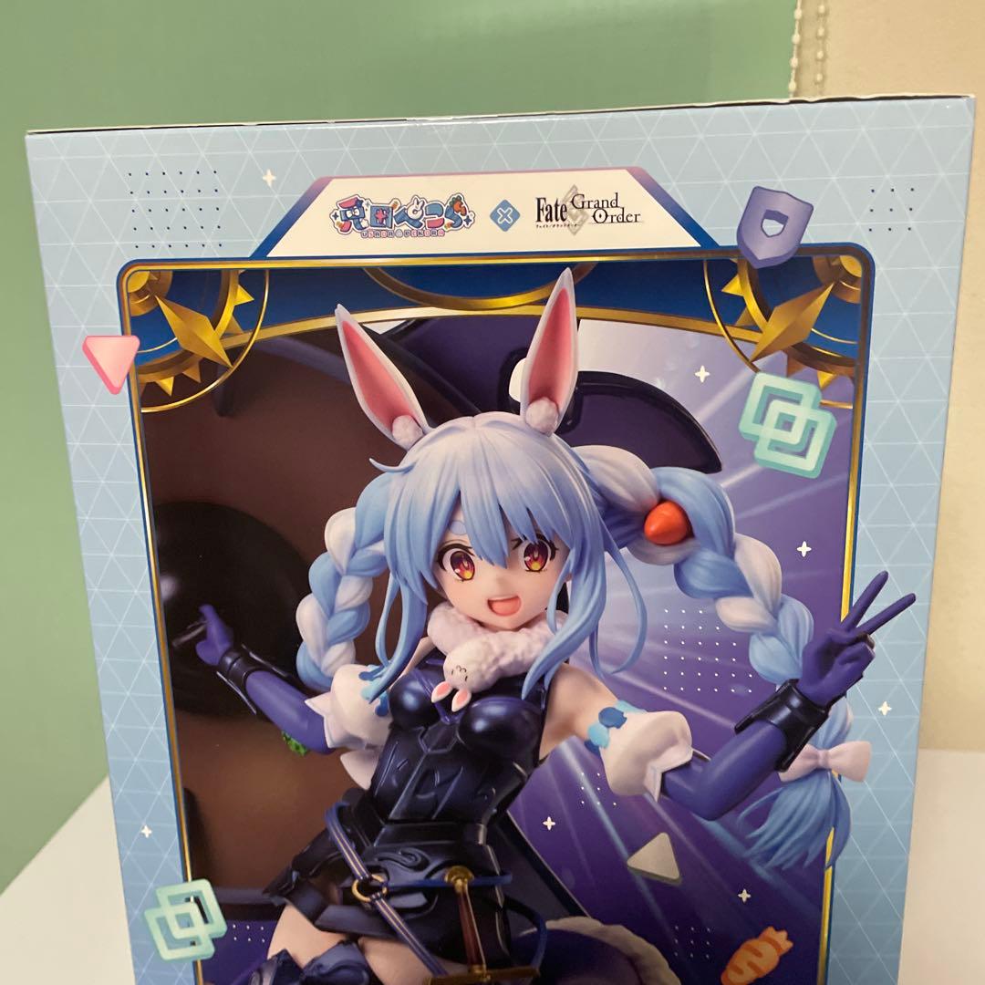 【新品未開封】兎田ぺこら × マシュ・キリエライト コラボレーションフィギュア