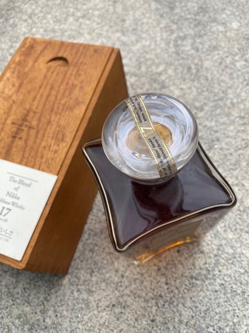 特級　ザ・ブレンド・オブ・ニッカ 17年 木箱、冊子、外箱付