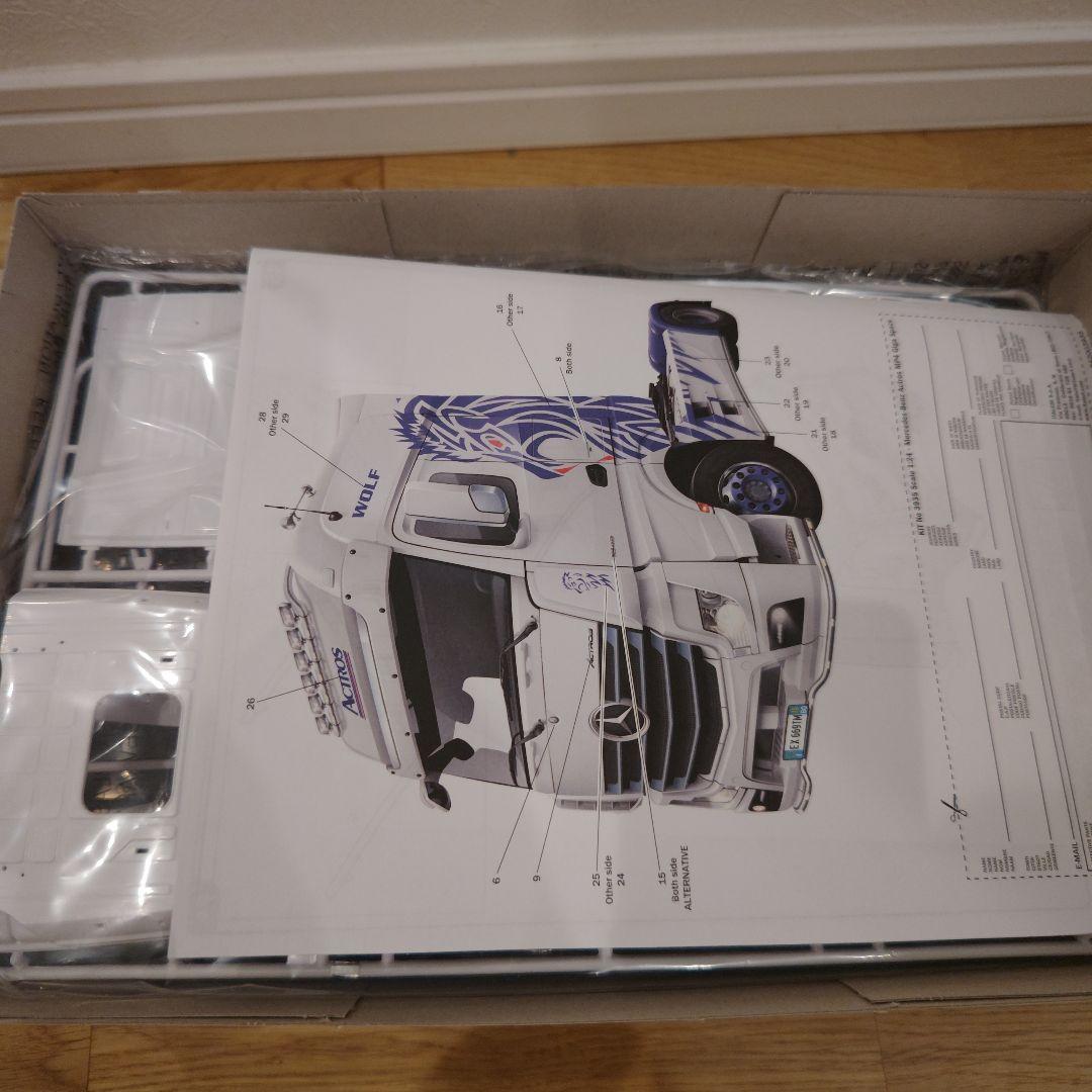 イタレリ1/24 メルセデスベンツ アクトロス MP4 ギガスペース 3935