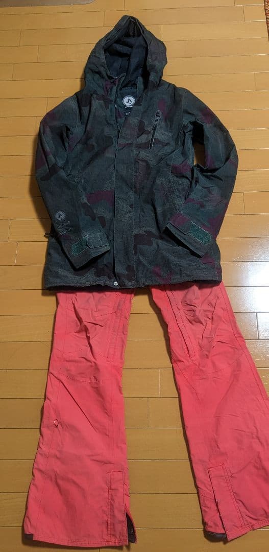 VOLCOM ボルコム　レディース　スノーボード　スキー
