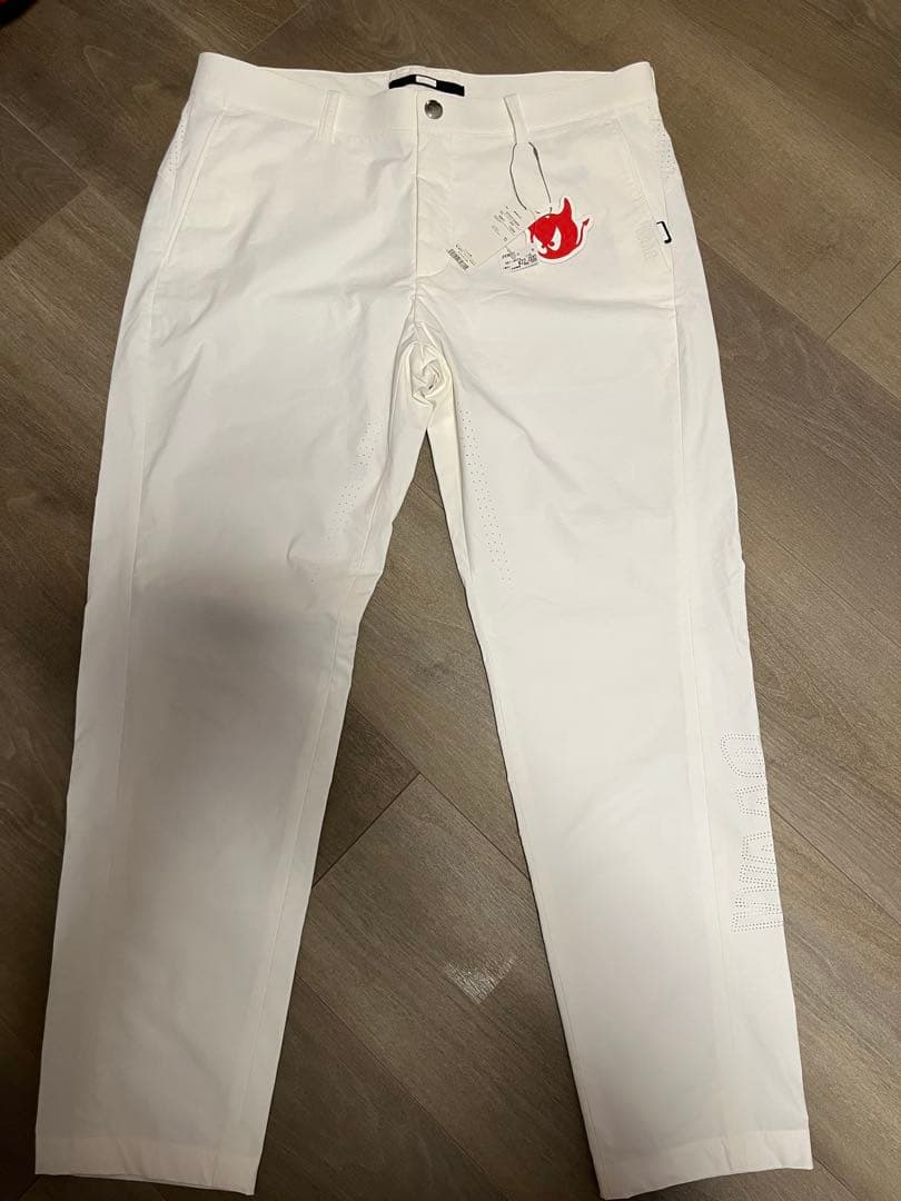 WAAC ホワイト スリムフィットパンツ 新品タグ付き