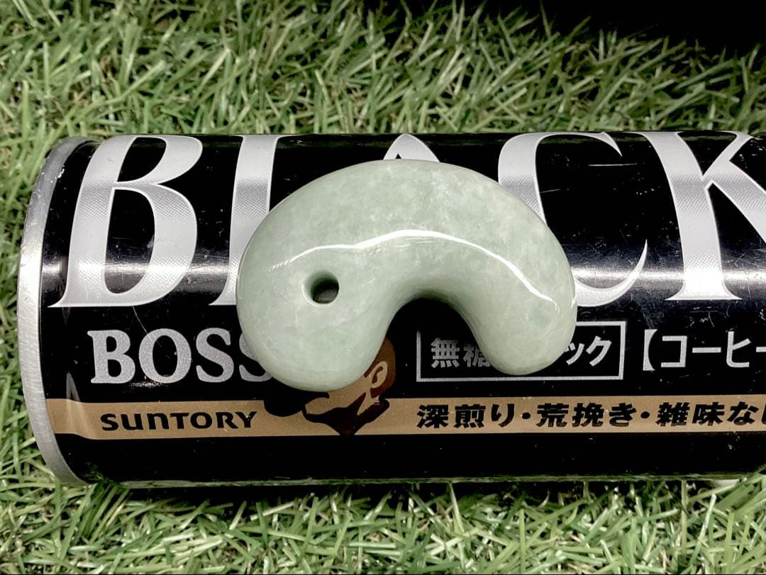 ✳通常50万円以上します‼️特大*糸魚川翡翠勾玉　身近に守護石*御守りに　鑑別書付