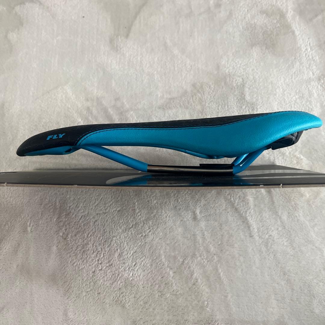 【未使用品】SDG マウンテンバイク サドル FLY RL チタン