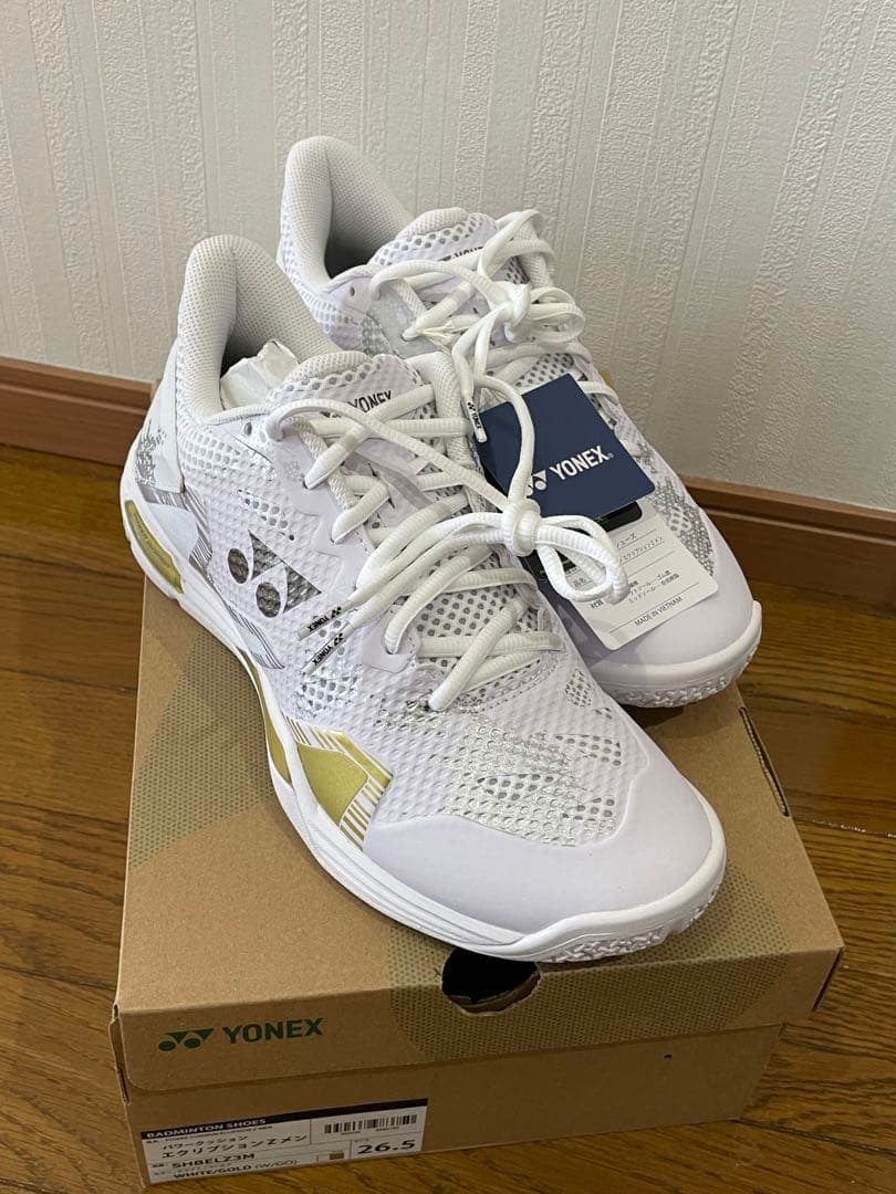 YONEX バドミントンシューズ 26.5cm ホワイト/ゴールド　新品未使用