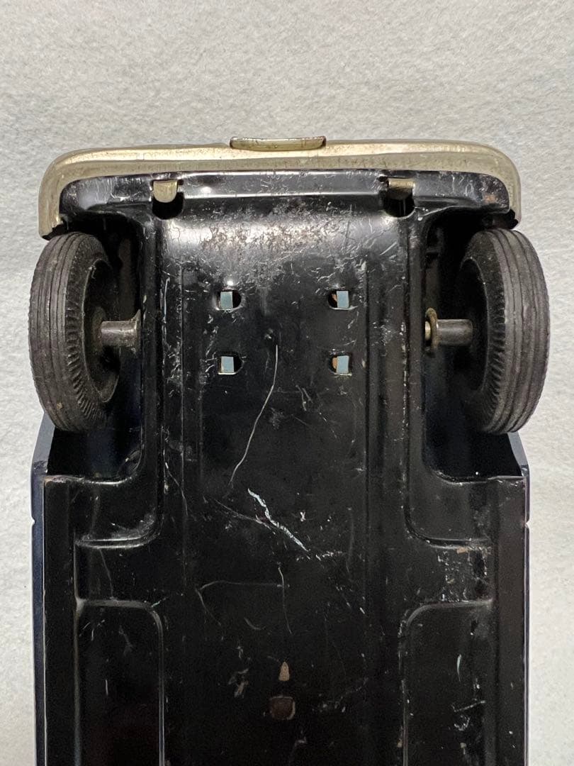 昭和レトロ　イチコー　ブリキ　日産セドリック・カスタム　縦目4灯　初期