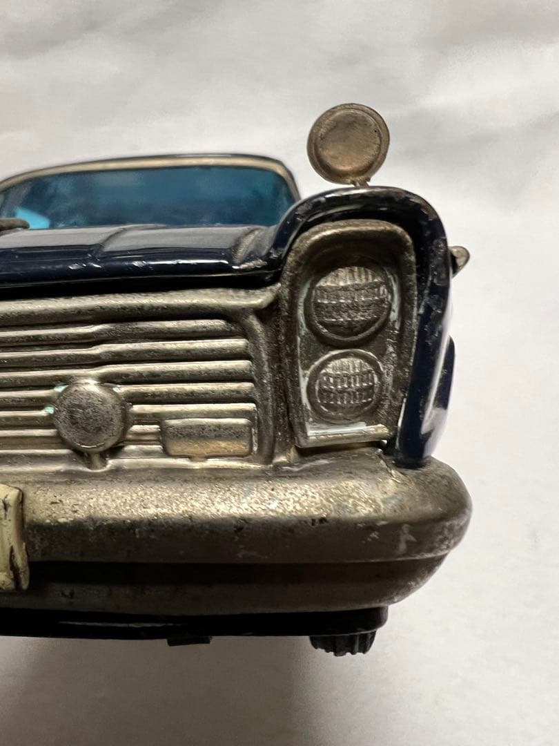 昭和レトロ　イチコー　ブリキ　日産セドリック・カスタム　縦目4灯　初期