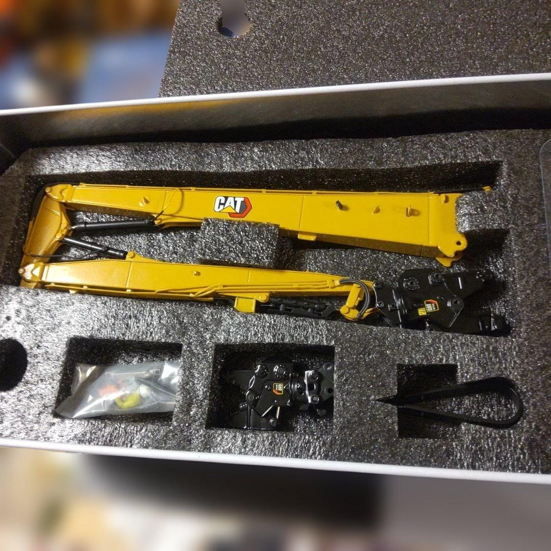 キャタピラー建機　CAT 352 高所作業解体機　1/50