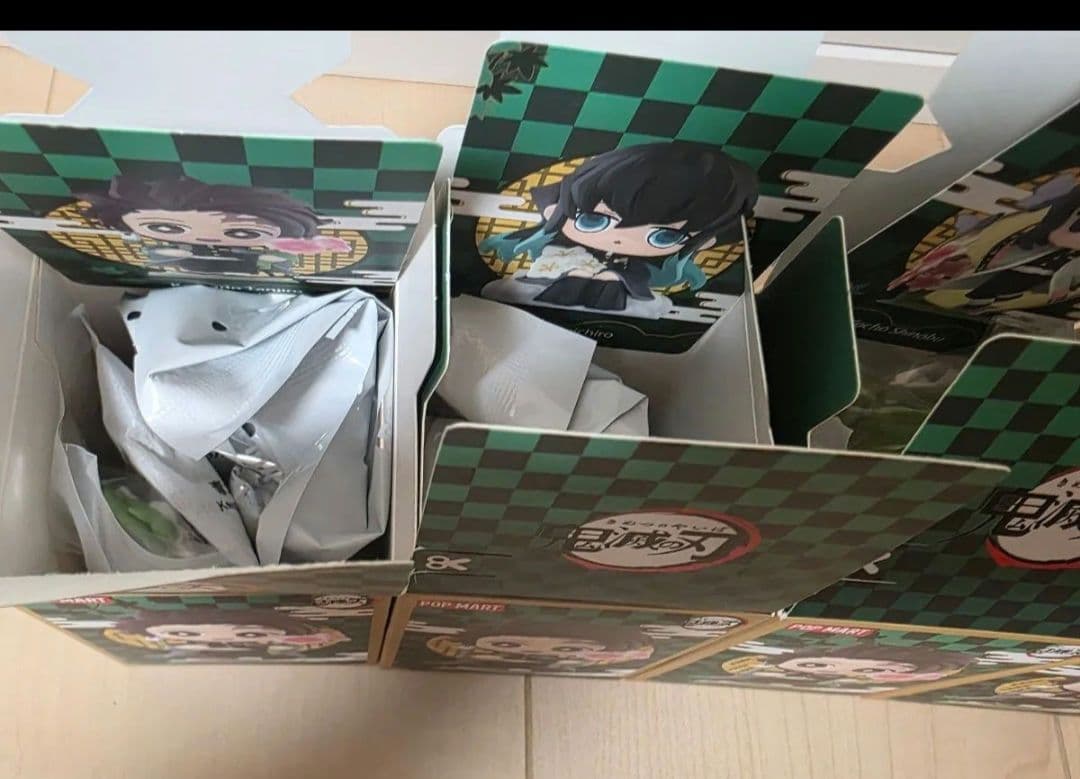 ポップマート　鬼滅の刃　フィギュア