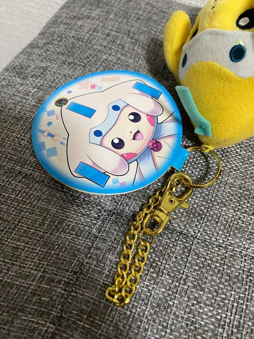 【新品・タグ付き】 ポケモン ジラーチのポンチョをきたピカチュウ マスコット